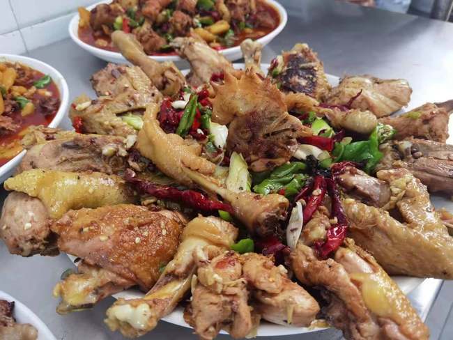 „Trudesc, dar mă bucur din inimă.” Povestea unei familii de fermieri harnici din Usu „Trudesc, dar mă bucur din inimă.” Povestea unei familii de fermieri harnici din Usu